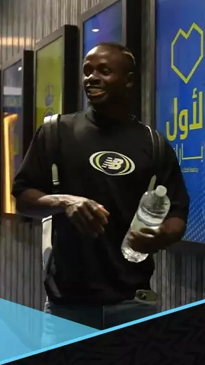 "أبو آمنة".. ماني يرزق بمولودته الأولى